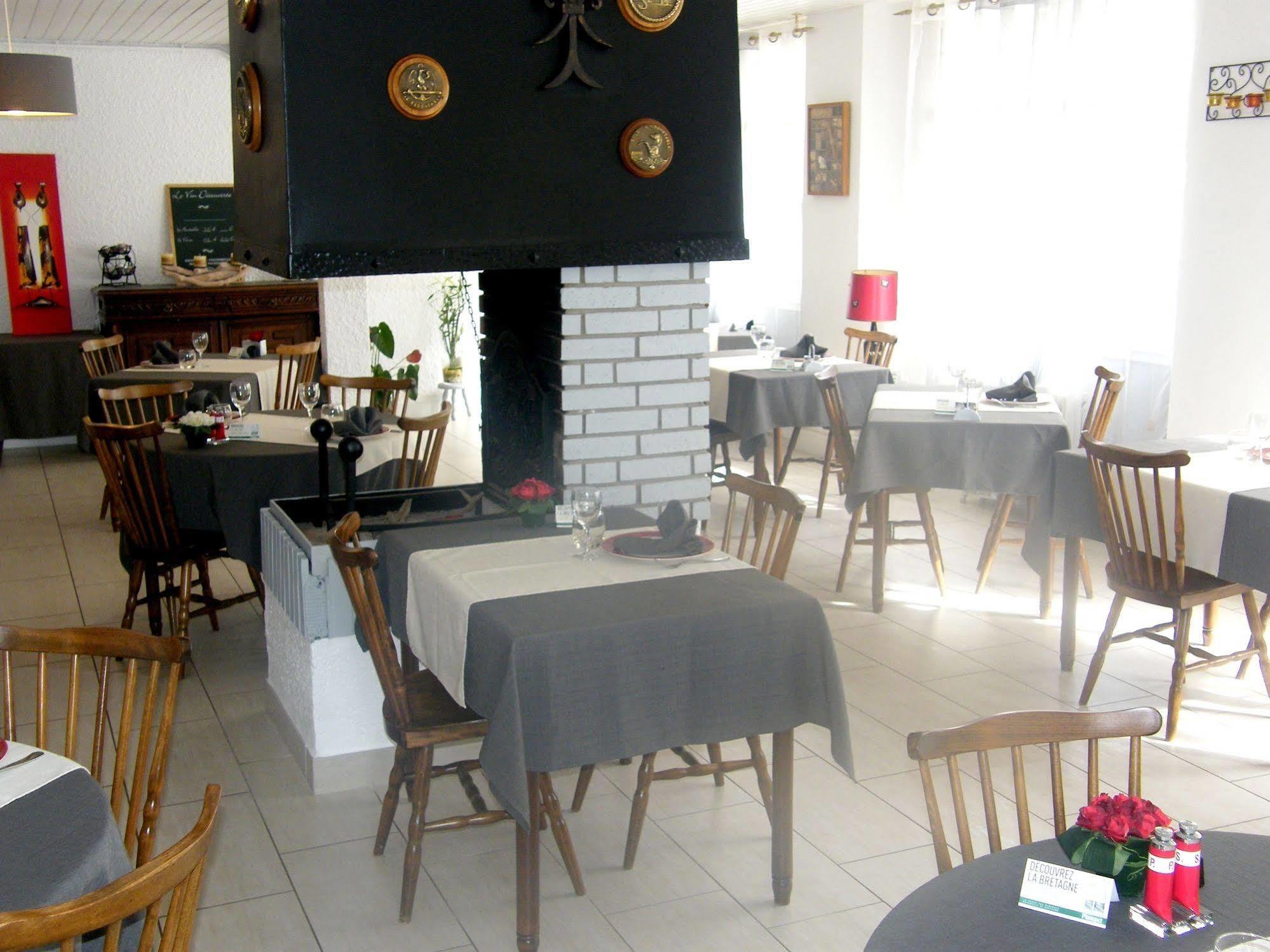 Hotel Le Week-End Plouider Экстерьер фото
